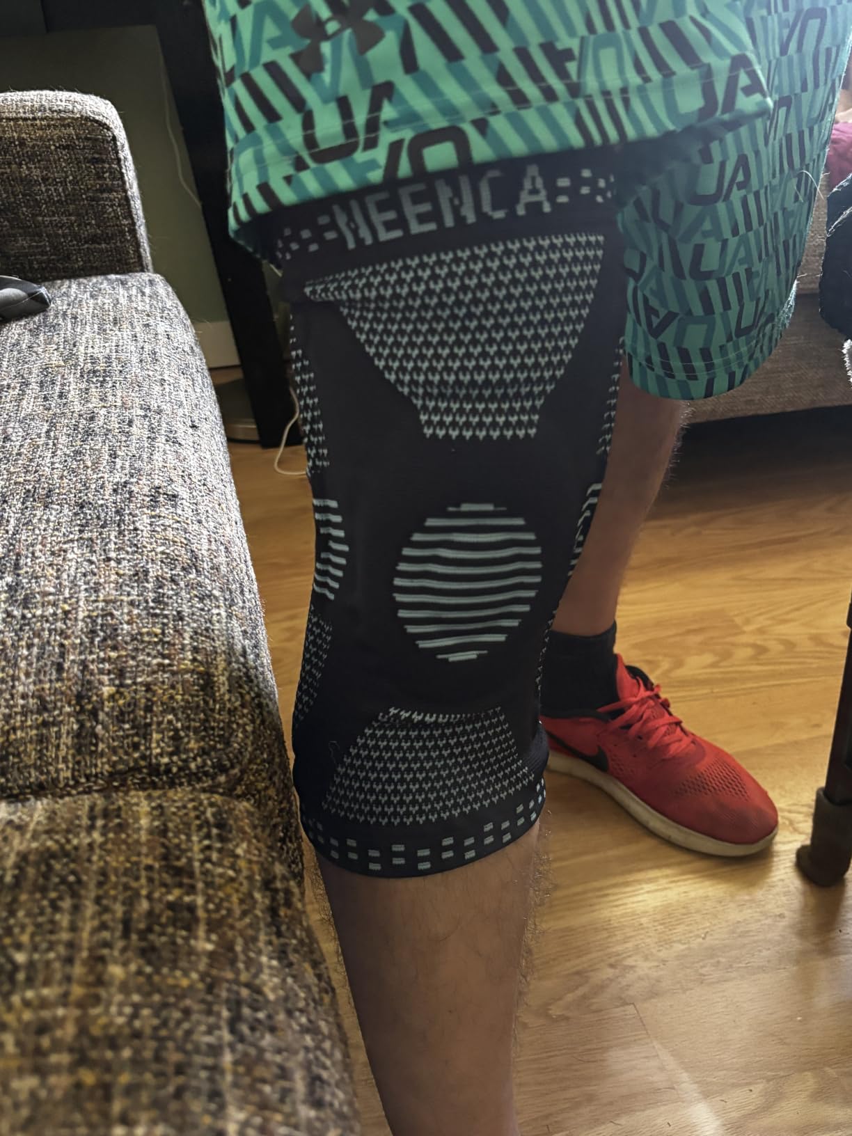 NEENCA Professional Knee Brace for Pain Relief, Medical Knee Support with Patella Pad & Side Stabilizers, Compression Knee Sleeve for Meniscus Tear, ACL, Joint Pain, Runner, Workout customer photo 1