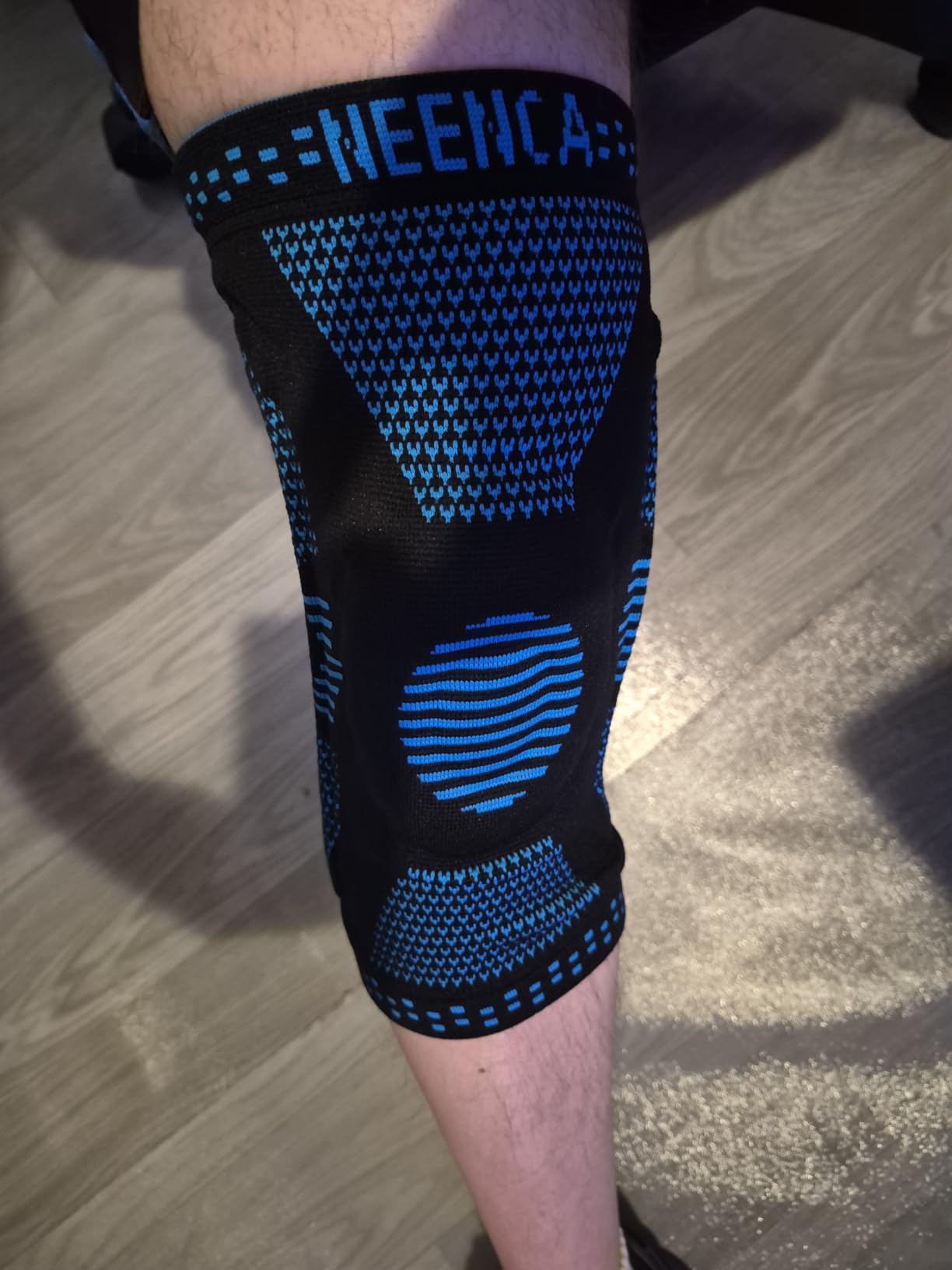 NEENCA Professional Knee Brace for Pain Relief, Medical Knee Support with Patella Pad & Side Stabilizers, Compression Knee Sleeve for Meniscus Tear, ACL, Joint Pain, Runner, Workout customer photo 2