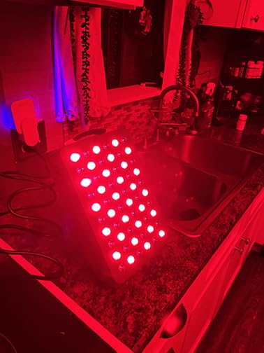Hooga HG300 Red Light Therapy Panel, 60 LEDs, 660nm Red & 850nm Near-Infrared Light, Built-in Timer, Adjustable Stand customer photo 1