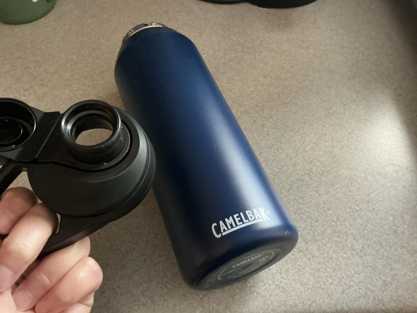 CamelBak Chute Mag Vacuum Insulated Stainless Steel Water Bottle, Magnetic Leak-Resistant Cap for Everyday Hydration customer photo 2