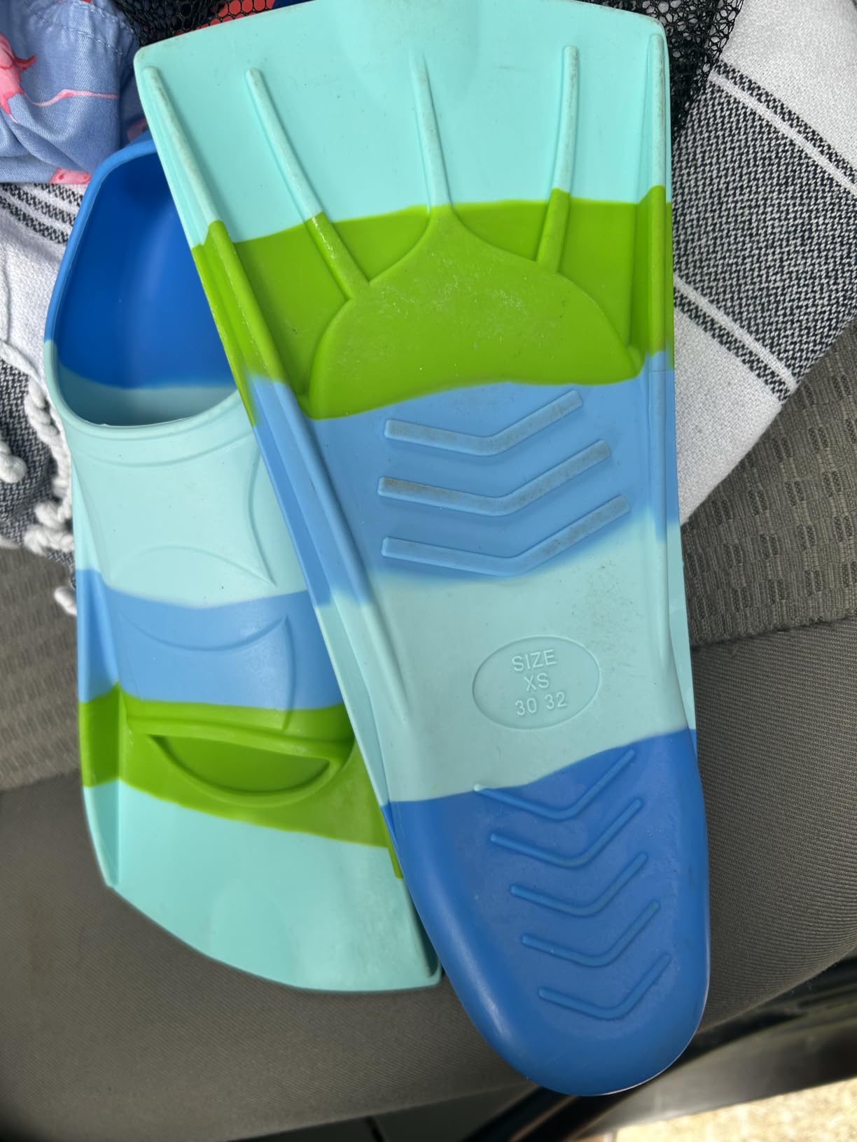 Gintenco Swim Fins, Kids Swim Training Fins for Lap Swimming, Travel Size Flippers with Mesh Bag, Silicone Swimming Fins for Kids Teens Adults Women Men customer photo 1