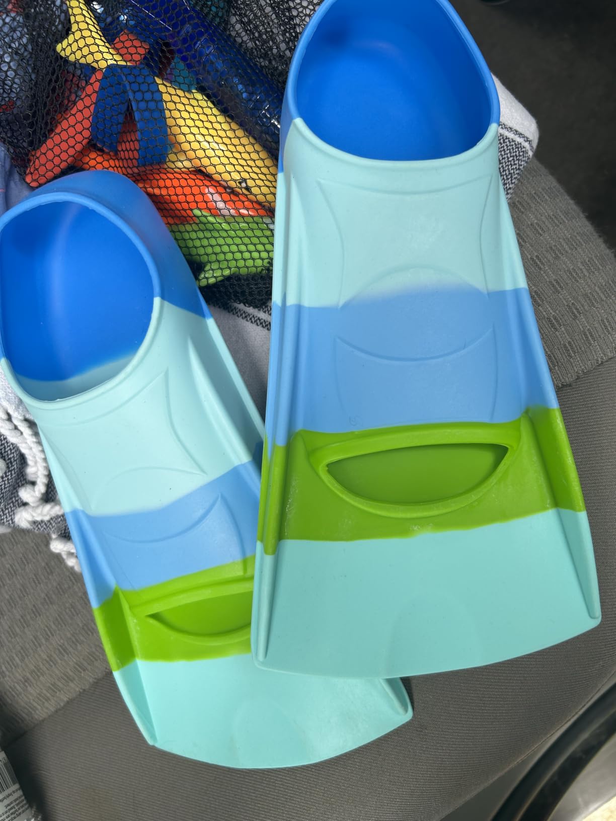 Gintenco Swim Fins, Kids Swim Training Fins for Lap Swimming, Travel Size Flippers with Mesh Bag, Silicone Swimming Fins for Kids Teens Adults Women Men customer photo 2