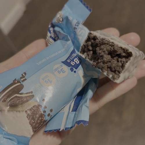Quest Nutrition Crispy Cookies & Cream Hero Protein Bar, 18g Protein, 1g Sugar, 3g Net Carb, Gluten Free, Protein Snack, Keto Friendly, 12 Count customer photo 1