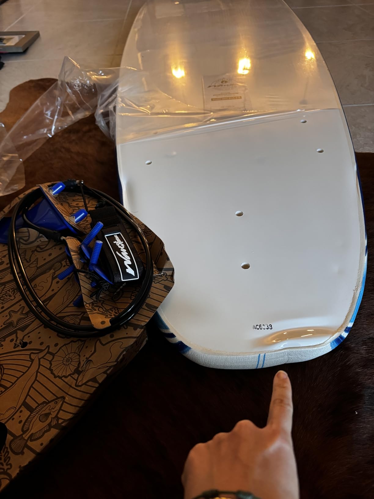 Wavestorm - Classic Soft Top Foam 7ft Surfboard for Beginners and All Surfing Levels Complete Set Includes Leash and Multiple Fins Heat Laminated, Blue Pinline customer photo 2