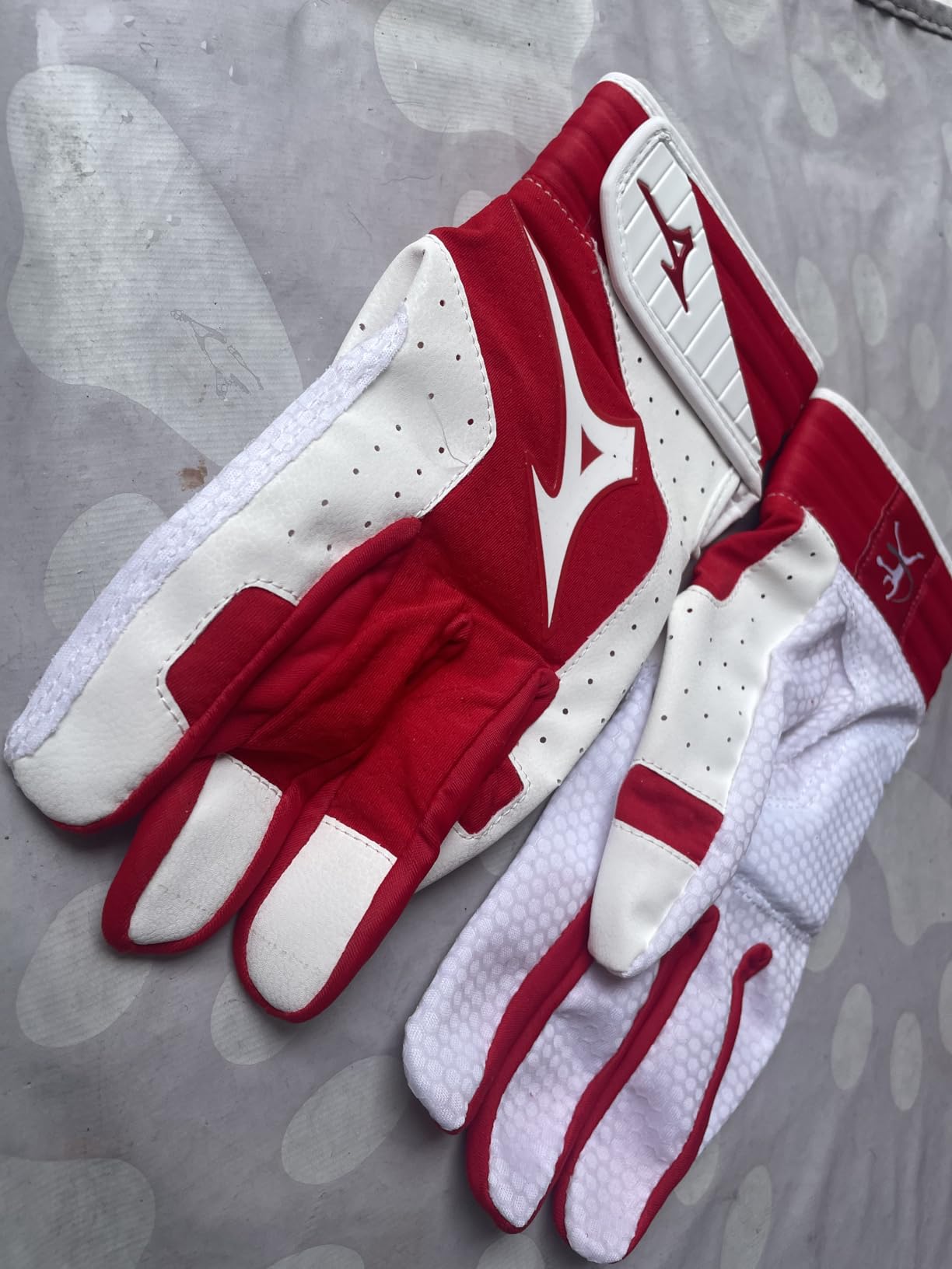 Mizuno Finch Softball Padded Batting Gloves | Pair | Adult and Youth | Nonslip Palm | Padded ShockPalm | FlexMesh Back | QuikAdjust Wrist Tab customer photo 1