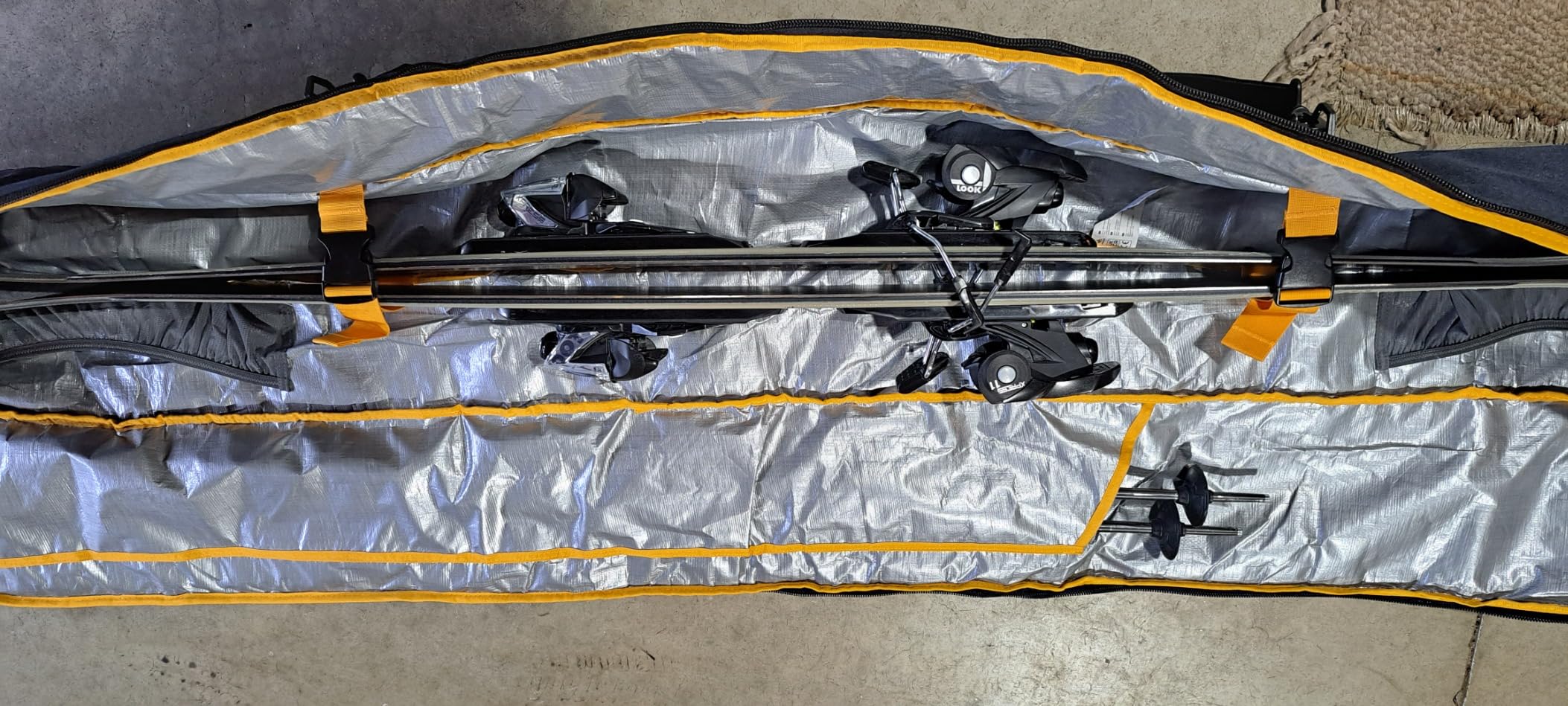 Unigear Ski Bag for Air Travel, 360° Fully Padded Protection, Water-Resistant and Durable up to 192cm customer photo 1