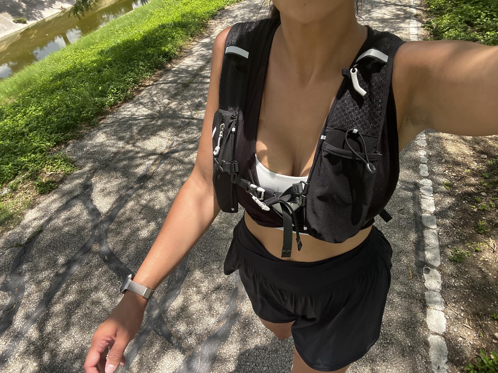 INOXTO Running Hydration Vest Backpack, Lightweight Insulated Pack with 1.5L Water Bladder Bag customer photo 1