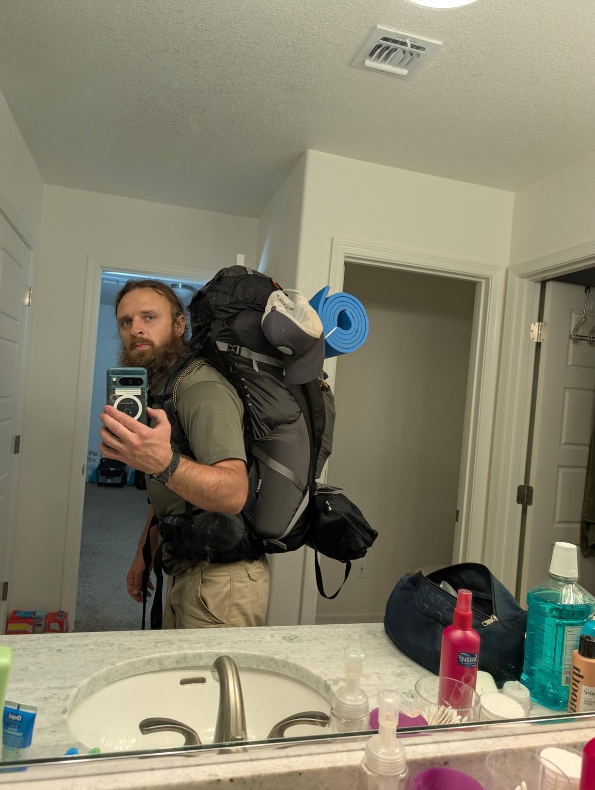 Osprey Atmos AG 65L Men's Backpacking Backpack, Black, S/M customer photo 1
