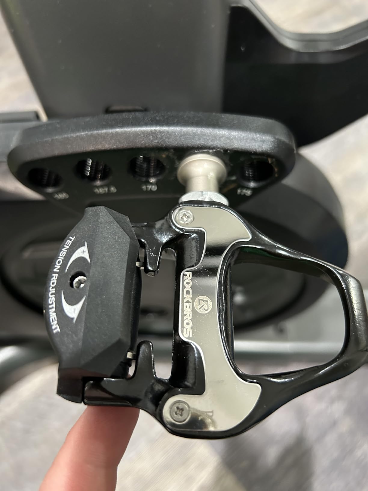 ROCKBROS Road Bike Pedals Lightweight Clipless Bicycle Pedals with Cleats Set Compatible with SPD-SL System customer photo 1