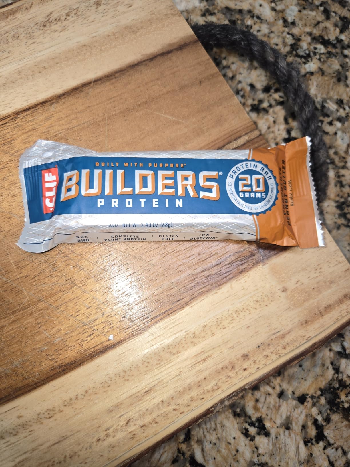 CLIF BUILDERS Protein Bars - Chocolatey Peanut Butter - 20g Plant Based Protein - Gluten Free - Non-GMO - Low Glycemic - No Artificial Sweeteners - 2.4 oz. (12 Pack) customer photo 1