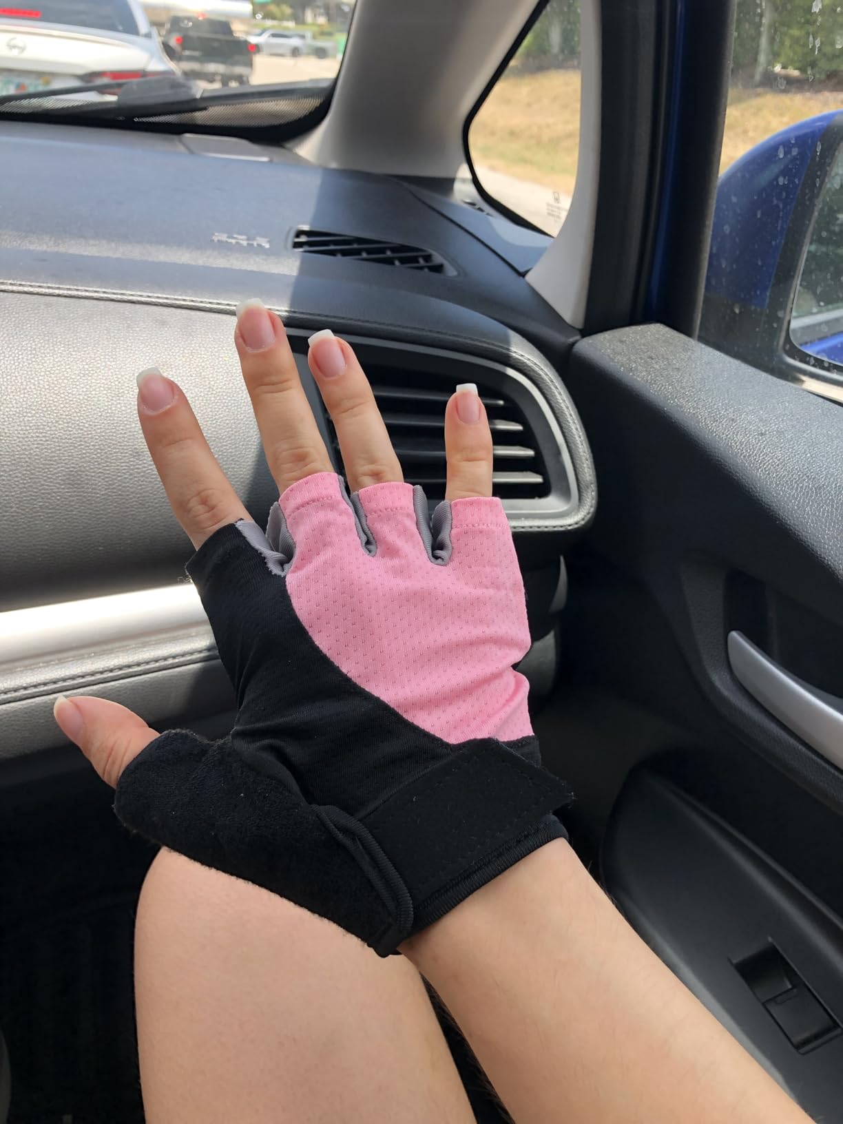 sunnex Workout Gloves for Women - Breathable Weight Lifting Gloves with Non-Slip Silicone Padding, Fingerless Gym Gloves for Cycling, Rowing, Pull Ups & Training (4 Sizes) customer photo 1