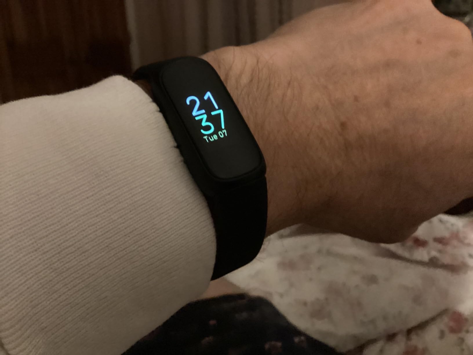 Fitbit Inspire 3 Health & Fitness Tracker with Stress Management, Workout Intensity, Sleep Tracking, 24/7 Heart Rate - Lilac Bliss/Black customer photo 2
