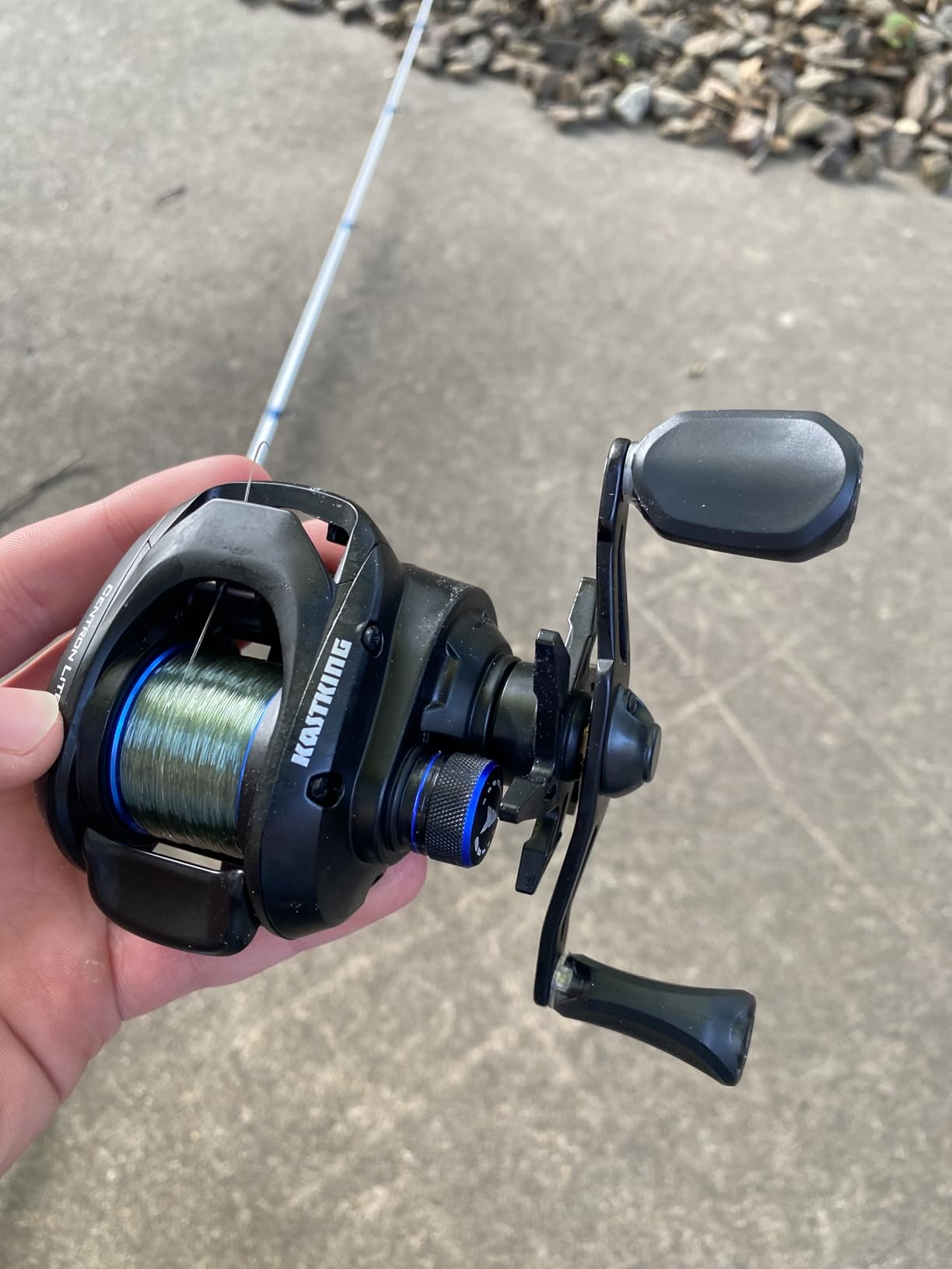 KastKing Centron Lite Baitcasting Fishing Reel - Lightweight, Glass Fiber Infused Nylon Frame - 7.6 OZ - 5 + 1 Anti-Reverse Ball Bearings, 7.1:1 High-Speed Gear Ratio customer photo 2