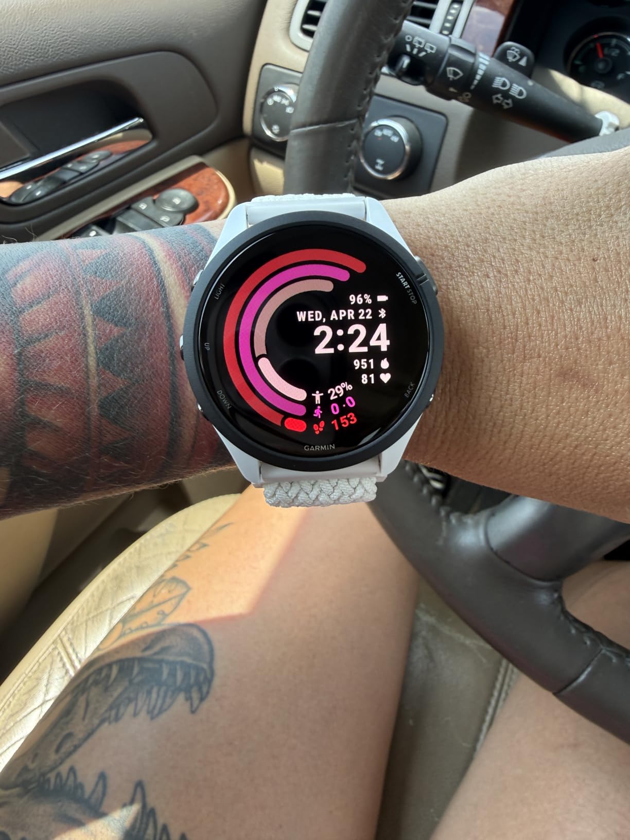 Garmin Forerunner 265 Running Smartwatch, Colorful AMOLED Display, Training Metrics and Recovery Insights, Black and Powder Gray customer photo 1