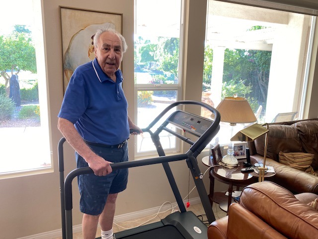 Sunny Health & Fitness Treadpad Treadmill with 6-Level Auto Incline & SunnyFit App Enhanced Bluetooth Connectivity customer photo 2