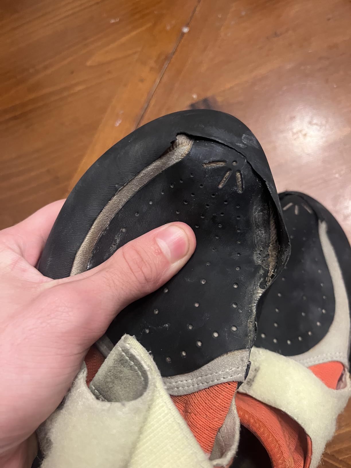 BUTORA Unisex Acro Rock/Indoor Climbing Shoes customer photo 2