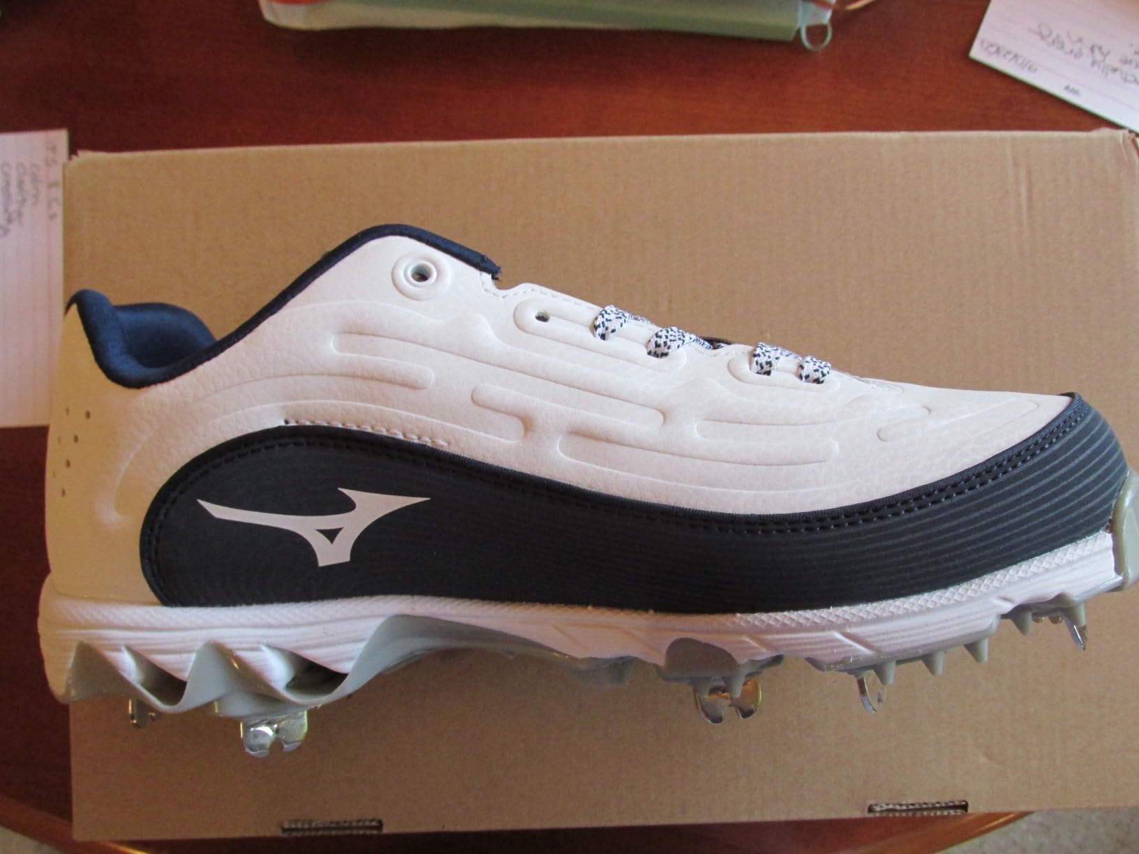 Mizuno Unisex Adult 9-Spike Swift 8 Low Metal customer photo 1