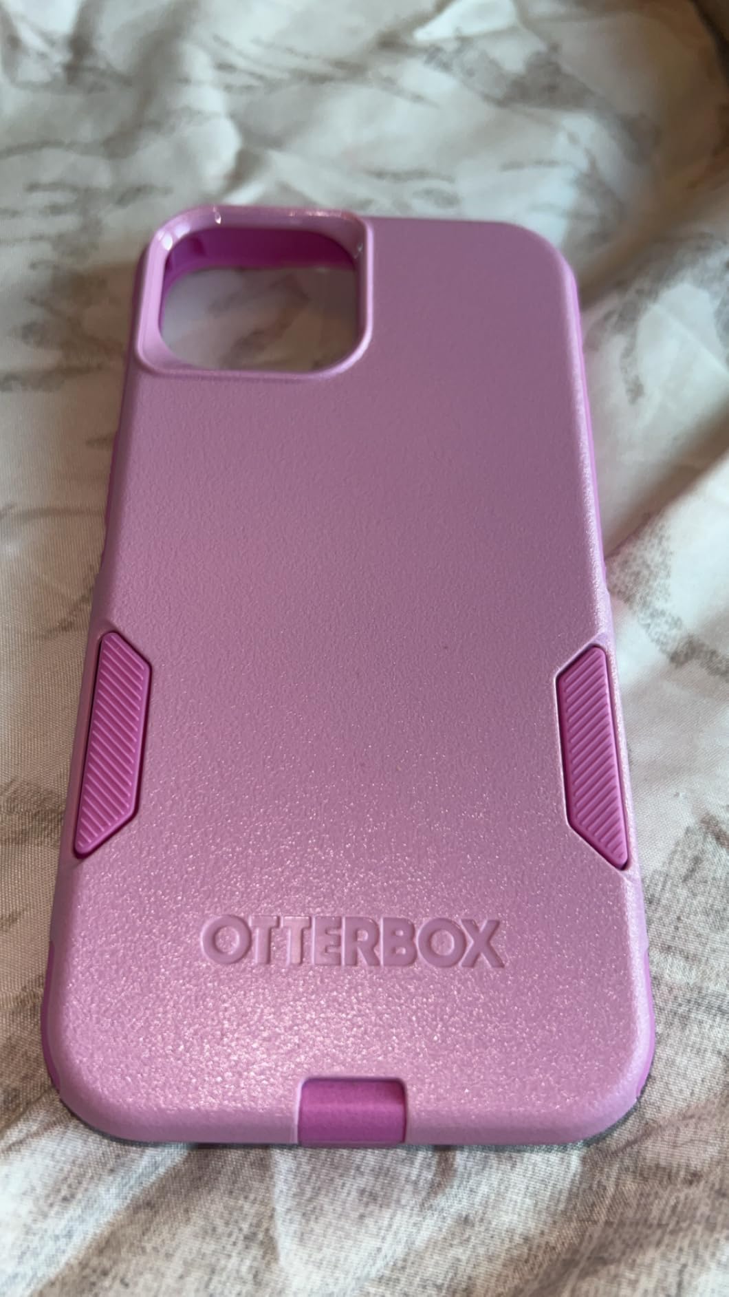 OtterBox iPhone 17e, 16e, 15, 14, & 13 Commuter Series Case - Black, Slim & Tough, Pocket-Friendly, with Port Protection customer photo 2