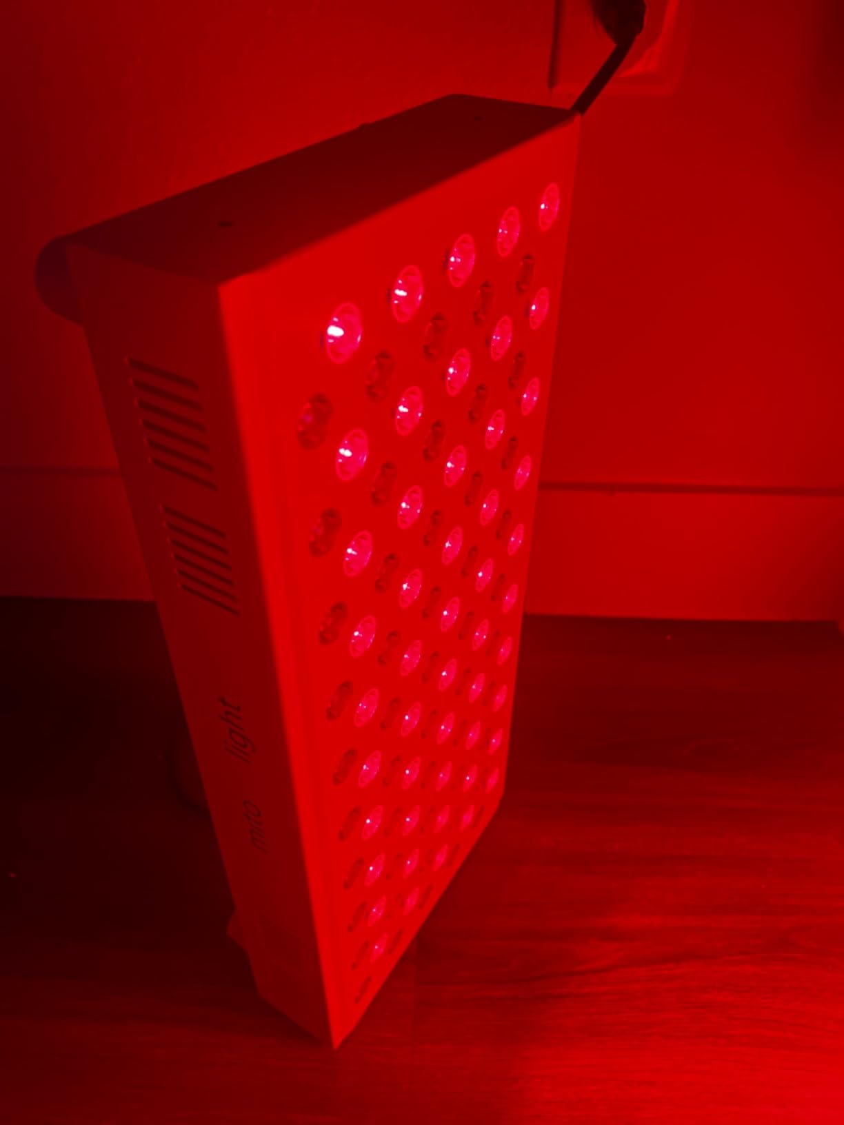 Mito Red Light - MitoMID 2.0 Red Light Panel - Red Light Therapy for Face and Neck - Red Light & Near Infrared Red Light Therapy - At-Home Red Light Therapy for Body customer photo 2