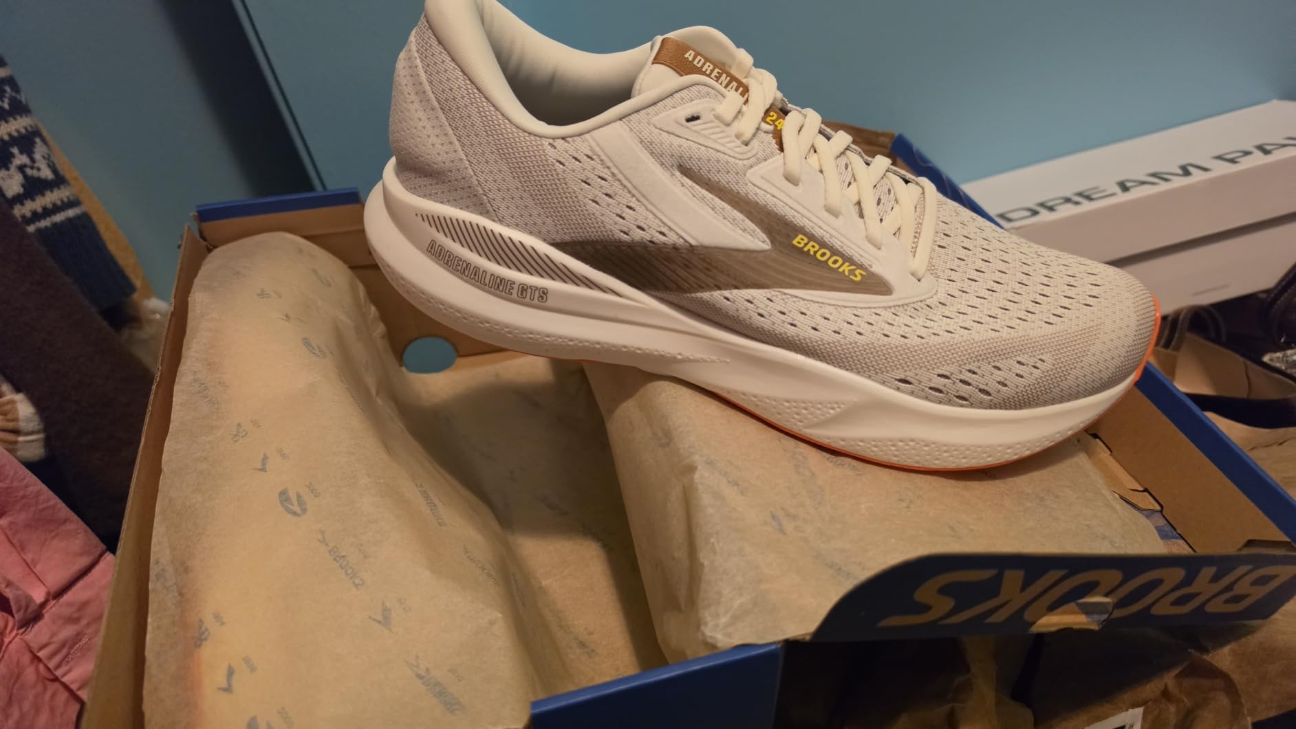 Men's Adrenaline GTS 24 Supportive Running Shoe customer photo 1