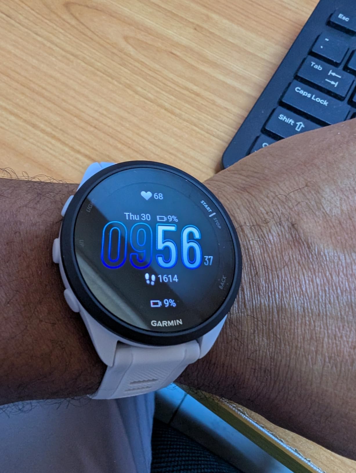 Garmin Forerunner 165, Running Smartwatch, Colorful AMOLED Display, Training Metrics and Recovery Insights, Whitestone customer photo 1
