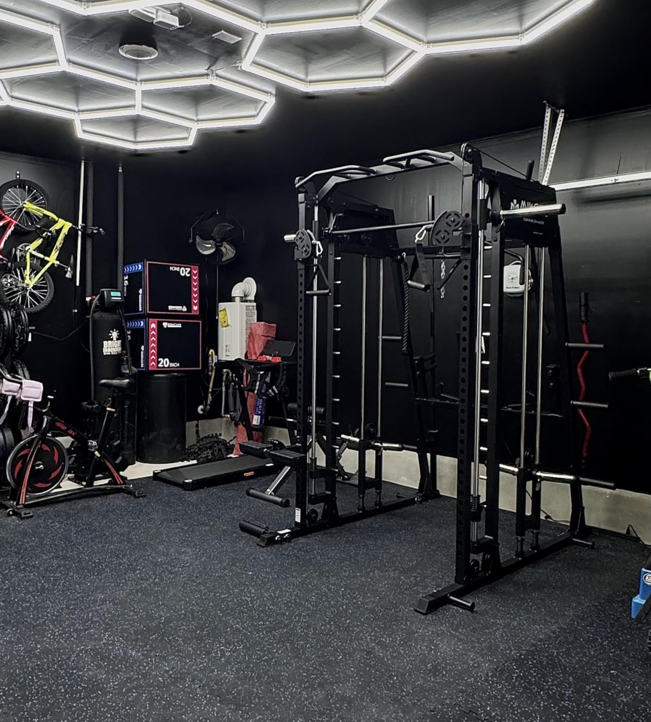 SUPERJARE 0.4'' Thick 24 Pcs 96 Sq Ft Rubber Top Exercise Equipment Mats, High Density EVA Foam Mats with Rubber Top, Interlocking Gym Flooring for Home Gym, Protective Workout Mat, Black/Grey customer photo 2
