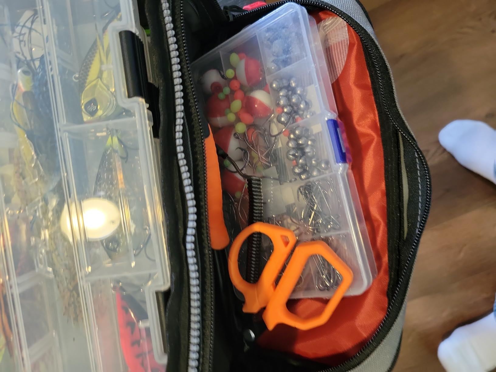 Plano Weekend 3500 Tackle Bag, Cutting-Edge Fishing Tackle Bag, Molded Waterproof Base, Spacious Storage, Die Cut Tool Sleeves, Daisy Chain Attachment Points customer photo 1