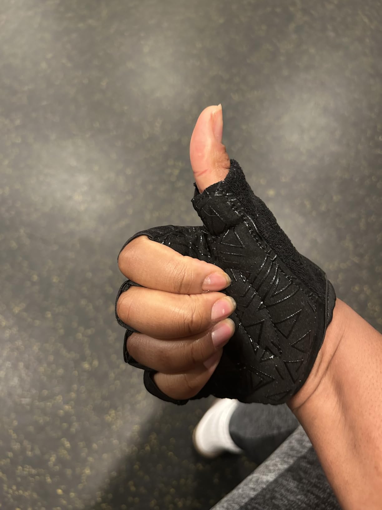 HOZMOZ Ventilated Weight Lifting Gloves, Thick Padded Workout Gym Gloves with Full Palm Protection & Grip & Shock Absorption for Women & Men's Fitness Exercise Training customer photo 1