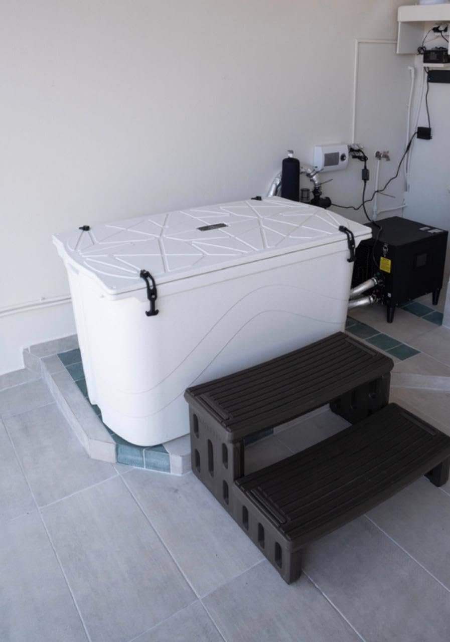 Frozin 400 Cold Plunge Tub with Water Chiller. Foam Insulation for Superior Ice Retention over Uninsulated Barrel or Inflatable Ice Baths. 100 Gallon Capacity customer photo 1