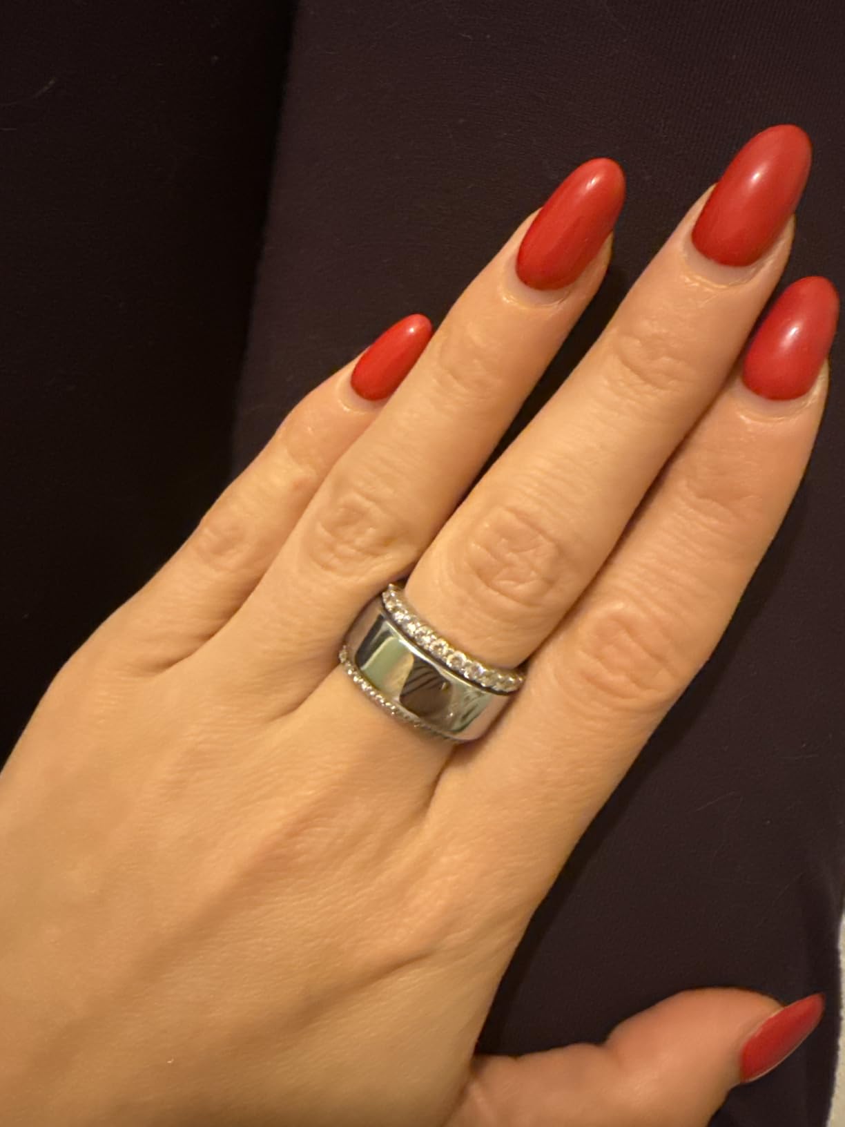 Oura Ring 4 - Silver - Size 8 - Sleep, Activity, Women's Health, AI Advisor, Up to 8 Days of Battery Life, Size Before You Buy, Android & iOS Compatible customer photo 1