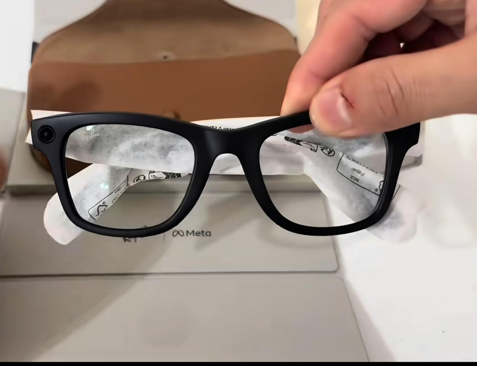Ray-Ban Meta (Gen 1), Wayfarer, Matte Black | Smart AI Glasses - 12 MP Ultra-Wide Camera, Open-Ear Audio, Video Recording, Bluetooth customer photo 2