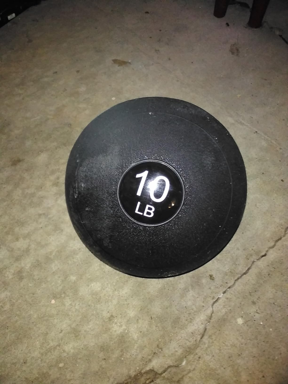 Sunny Health & Fitness Ultra-Durable Slam Ball, Sand Filled No-Bounce Core, Non-Slip Grip - Available in 10-50 lbs customer photo 2