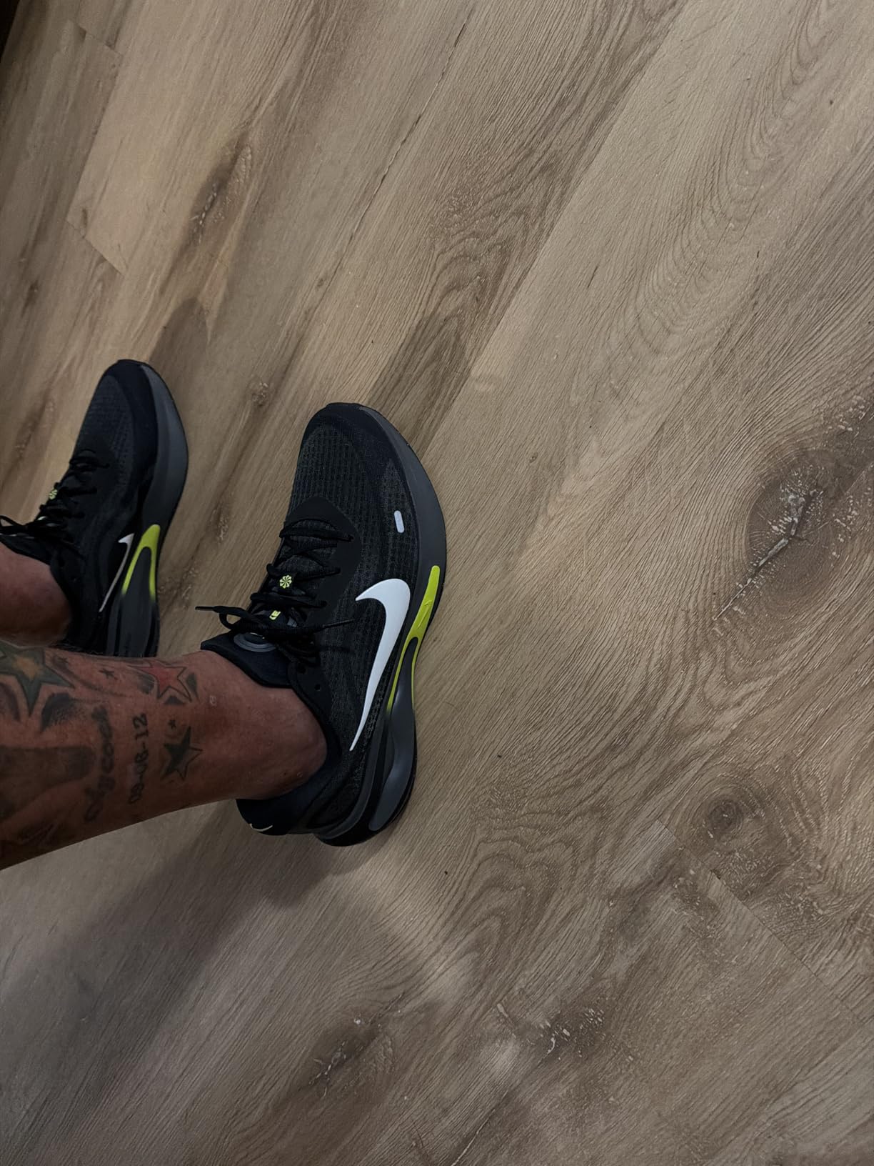 Nike Men's Journey Run Road Running Shoes customer photo 2