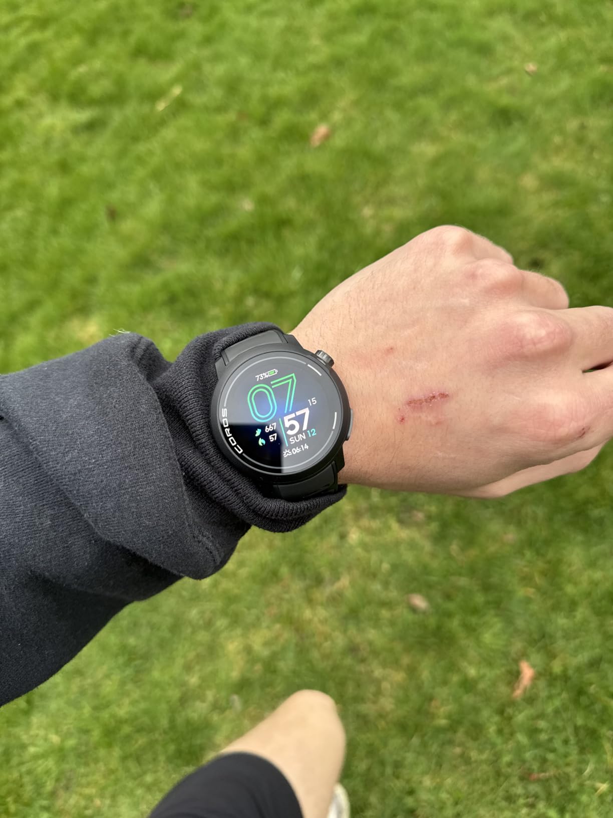 COROS PACE Pro GPS Sport Watch, 1.3-inch AMOLED Touchscreen, Fastest in Class Processor Running Watch, 20 Days Battery Life, Navigation with Global Offline Maps, Sleep Tracking, Running - Black customer photo 2