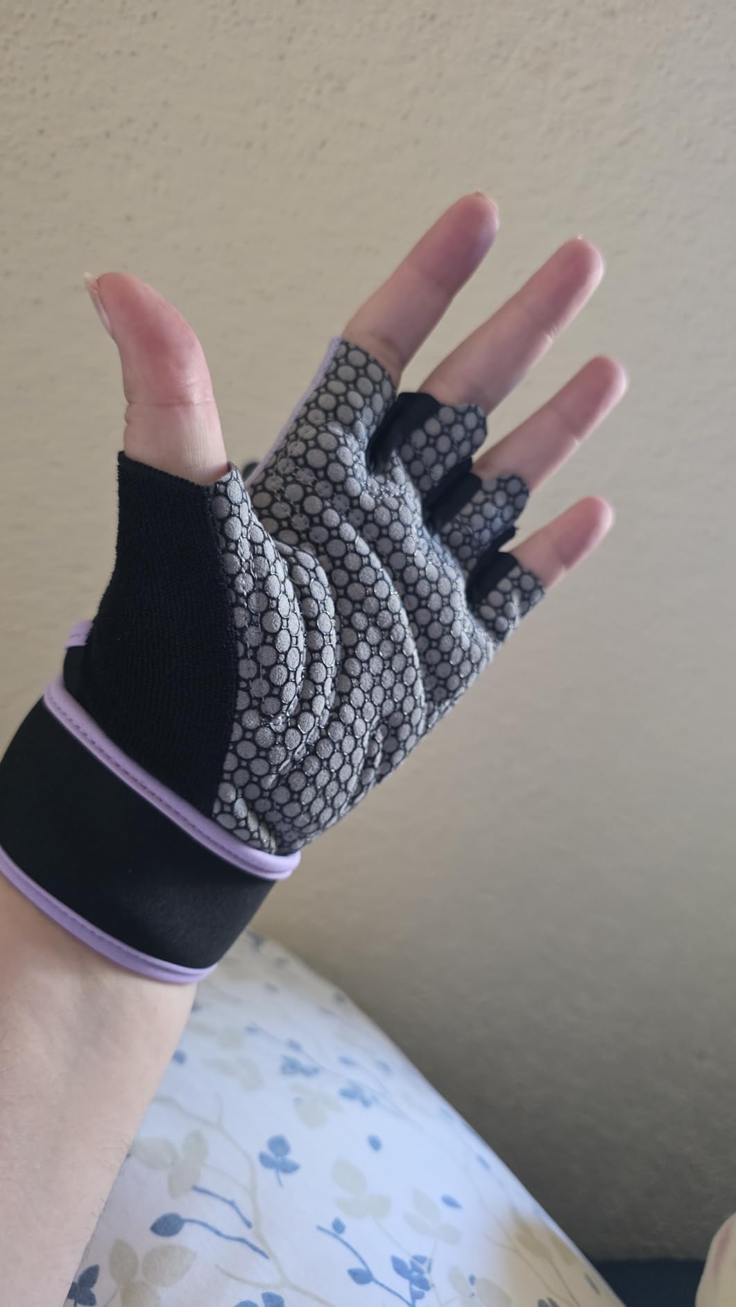 Trideer Weight Lifting Gloves for Women Men with Wrist Support, Workout Gloves Women Full Palm Protection for Gym Training, Fitness, Weightlifting & Pull Ups customer photo 2