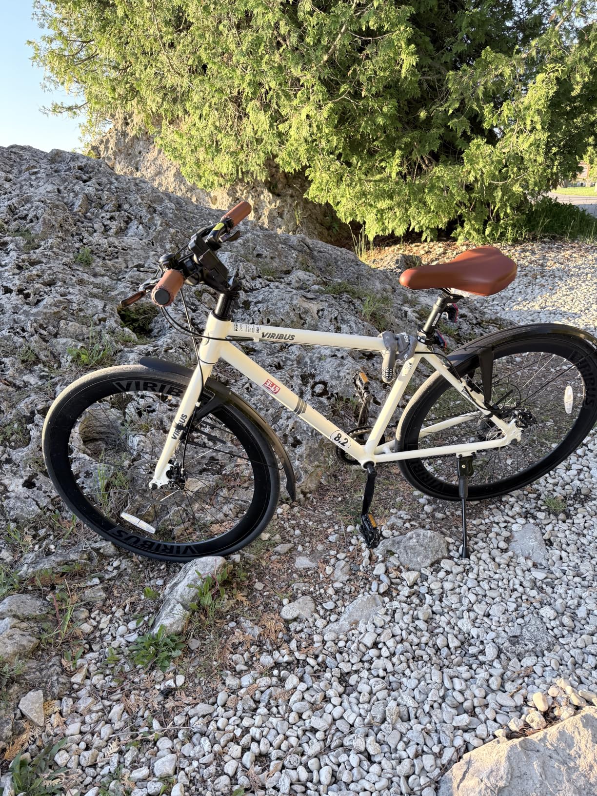 VIRIBUS Hybrid Bikes, 28 inch Mens Hybrid Bicycle 7 Speed with Lightweight Aluminum Frame & Disc Brakes, 700C Retro Vintage Adult Bike for Tall Men & City Commuters customer photo 1