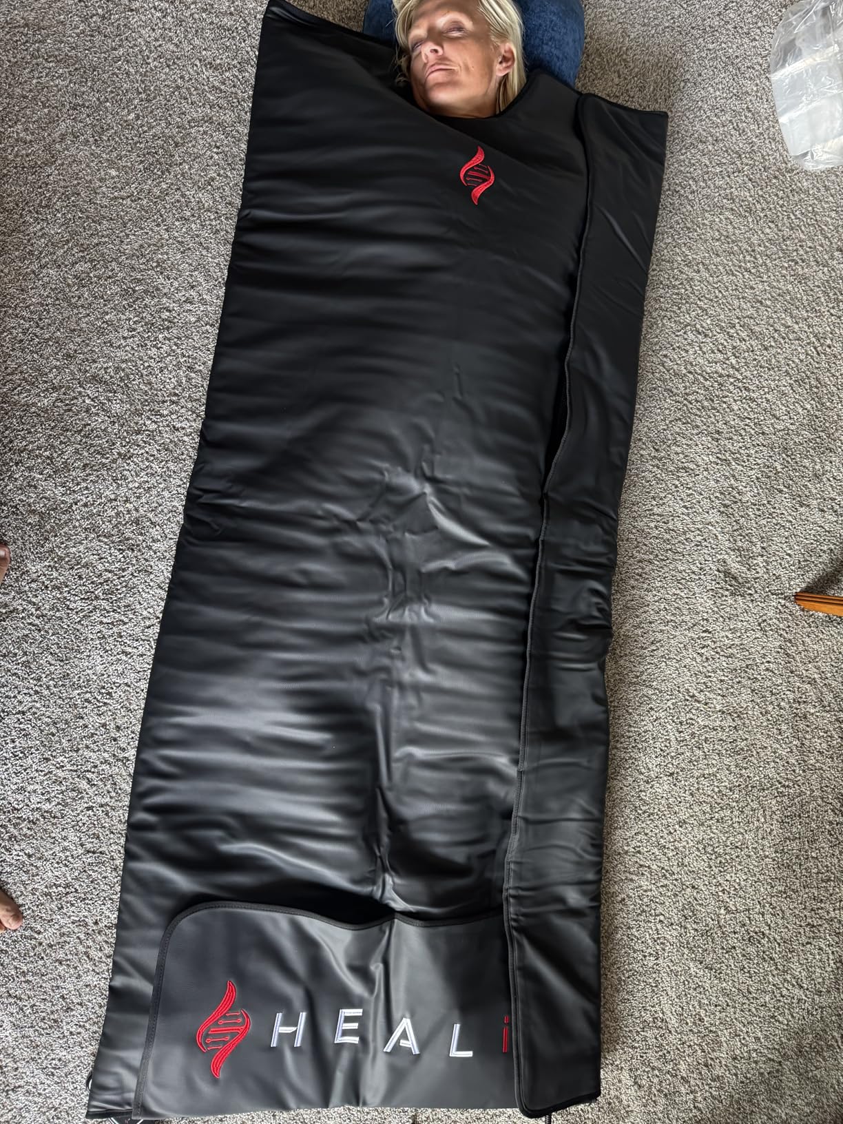 Healix Infrared Sauna Blanket - Zero EMF Portable Sauna for Detox, Recovery & Wellness - 10,000-Strand Far Infrared Carbon Fiber Heating, Adjustable 77-176F | Hook-and-Loop Closure customer photo 1
