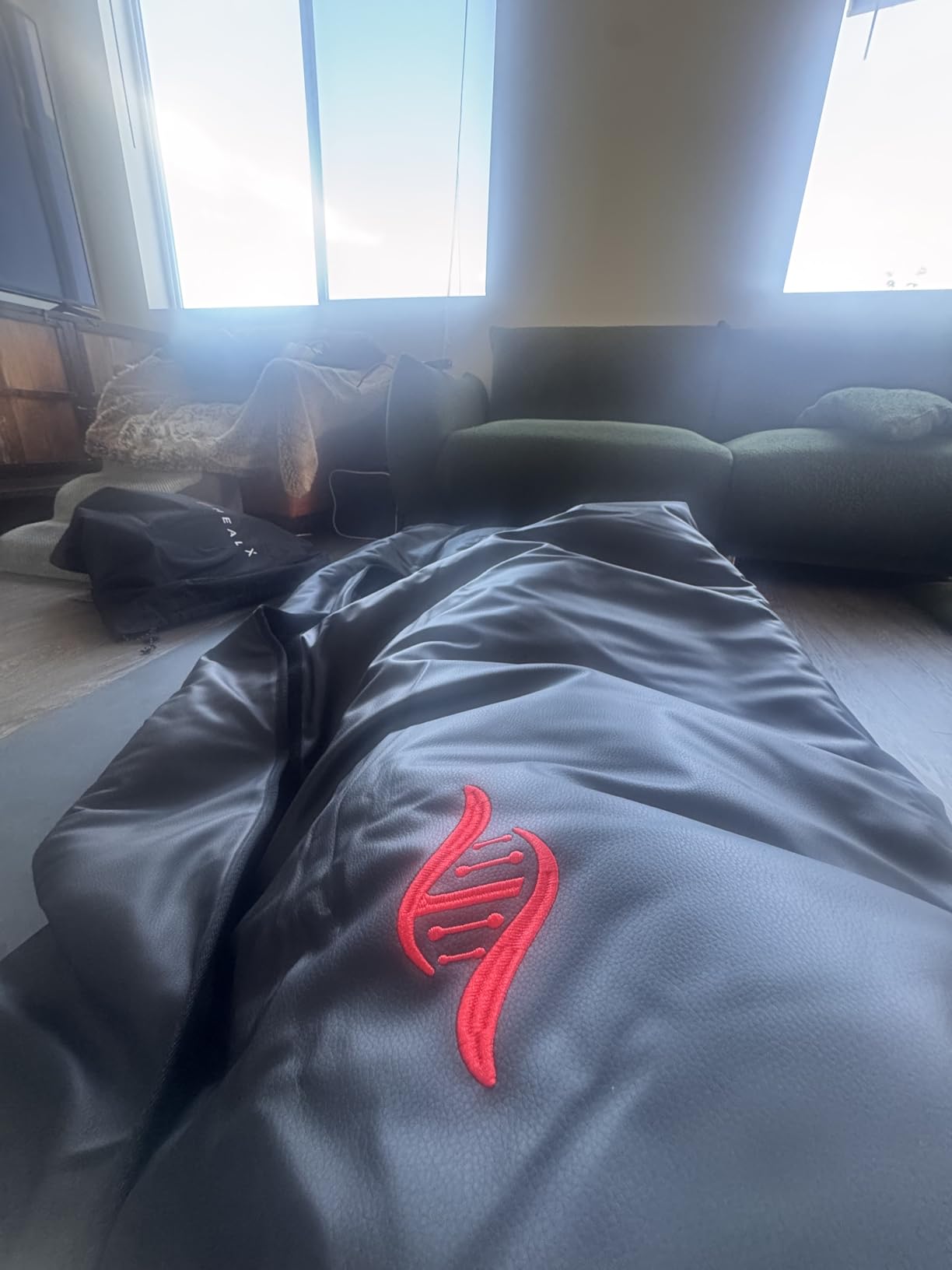 Healix Infrared Sauna Blanket - Zero EMF Portable Sauna for Detox, Recovery & Wellness - 10,000-Strand Far Infrared Carbon Fiber Heating, Adjustable 77-176F | Hook-and-Loop Closure customer photo 2