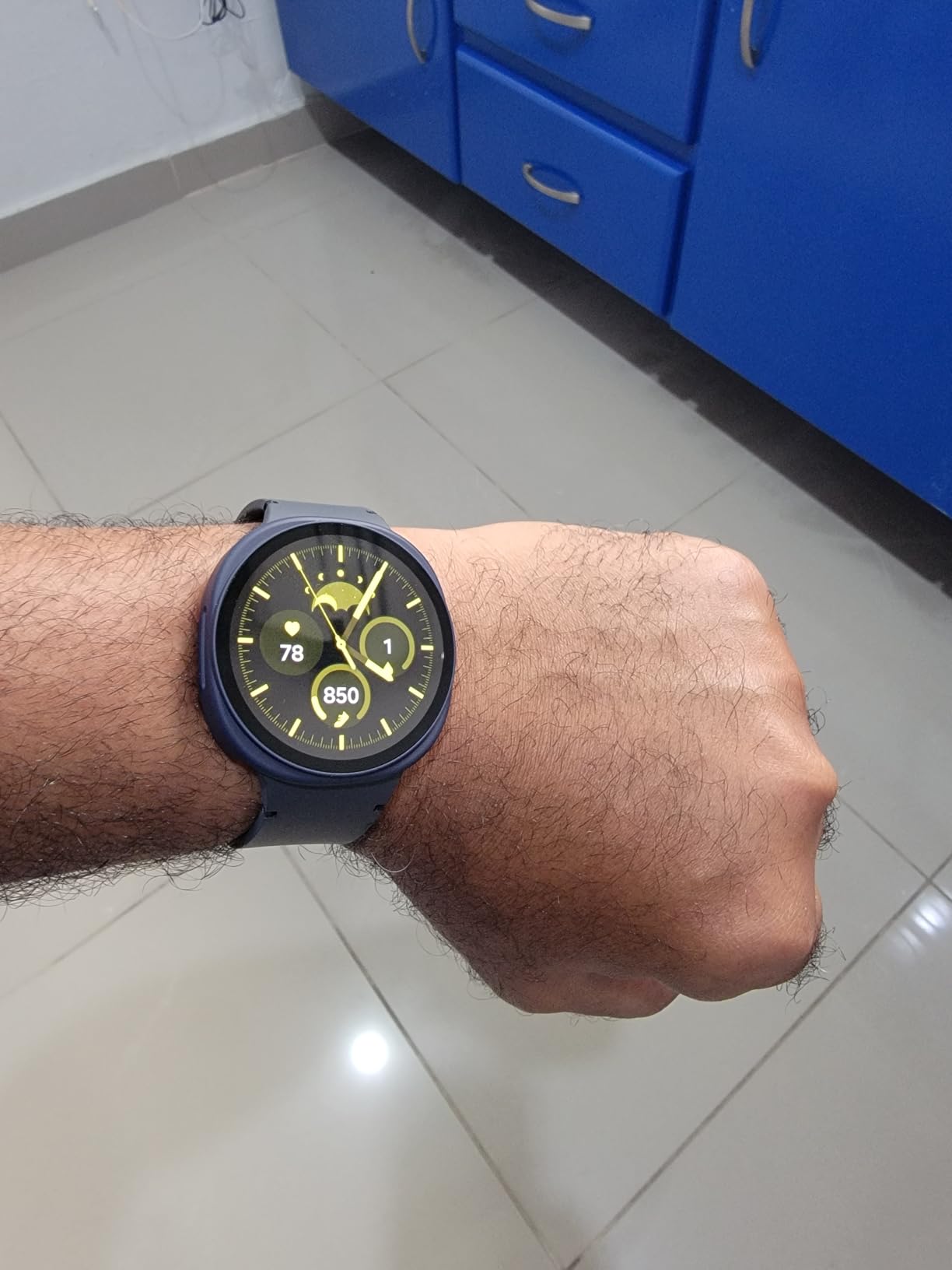 Samsung Galaxy Watch 8 (2025) 40mm Bluetooth Smartwatch, Cushion Design, GPS Fitness Tracker, Sleep Coaching, Running Coach, Energy Score, Heart Rate Tracking, Silver [US Version, 2 Yr Warranty] customer photo 2