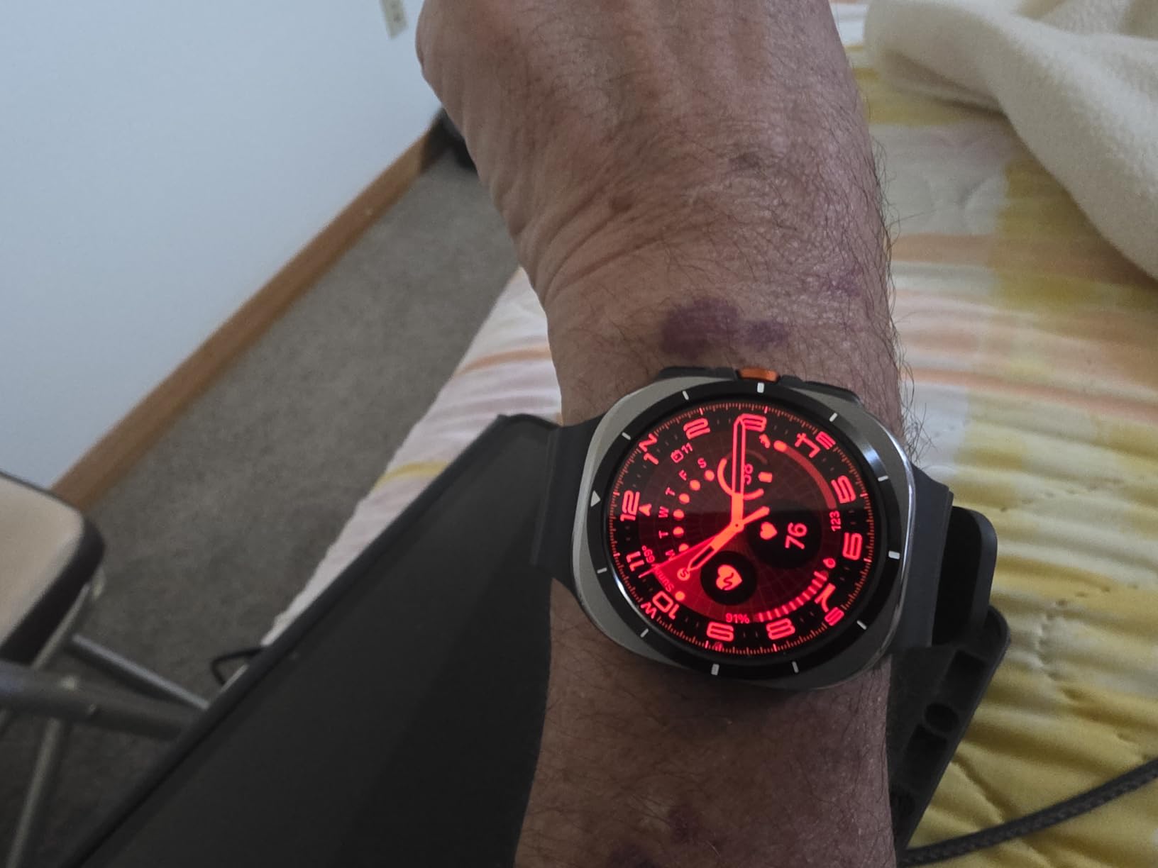 Samsung Galaxy Watch Ultra (2025) 47mm LTE Smartwatch, Titanium Casing, Advanced Sleep Coaching, Running Coach, Energy Score, Heart Rate Tracking, GPS, Titanium Gray [US Version, 2 Yr Warranty] customer photo 1
