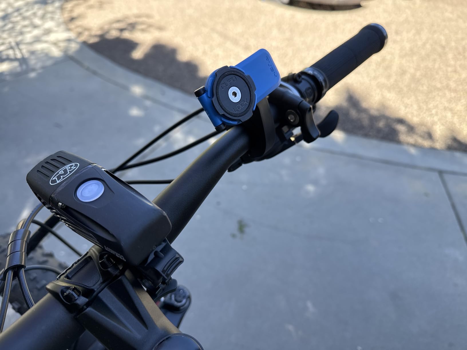 Quad Lock Out Front Handlebar Bicycle Phone Mount (V3) customer photo 1