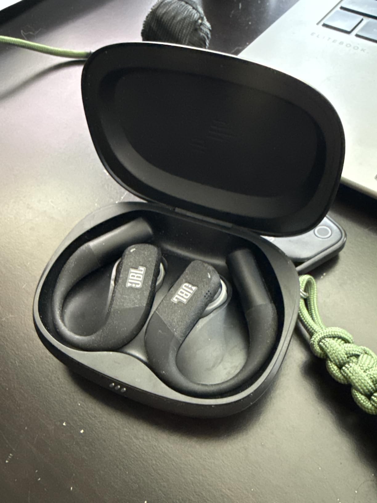 JBL Endurance Peak 4 - True Wireless Noise Cancelling Sport Earbuds, Up to 48Hrs Total Playback, Water & Dust Proof (IP68), Secure fit with TwistLock Design, 6 mics for Perfect Calls customer photo 1