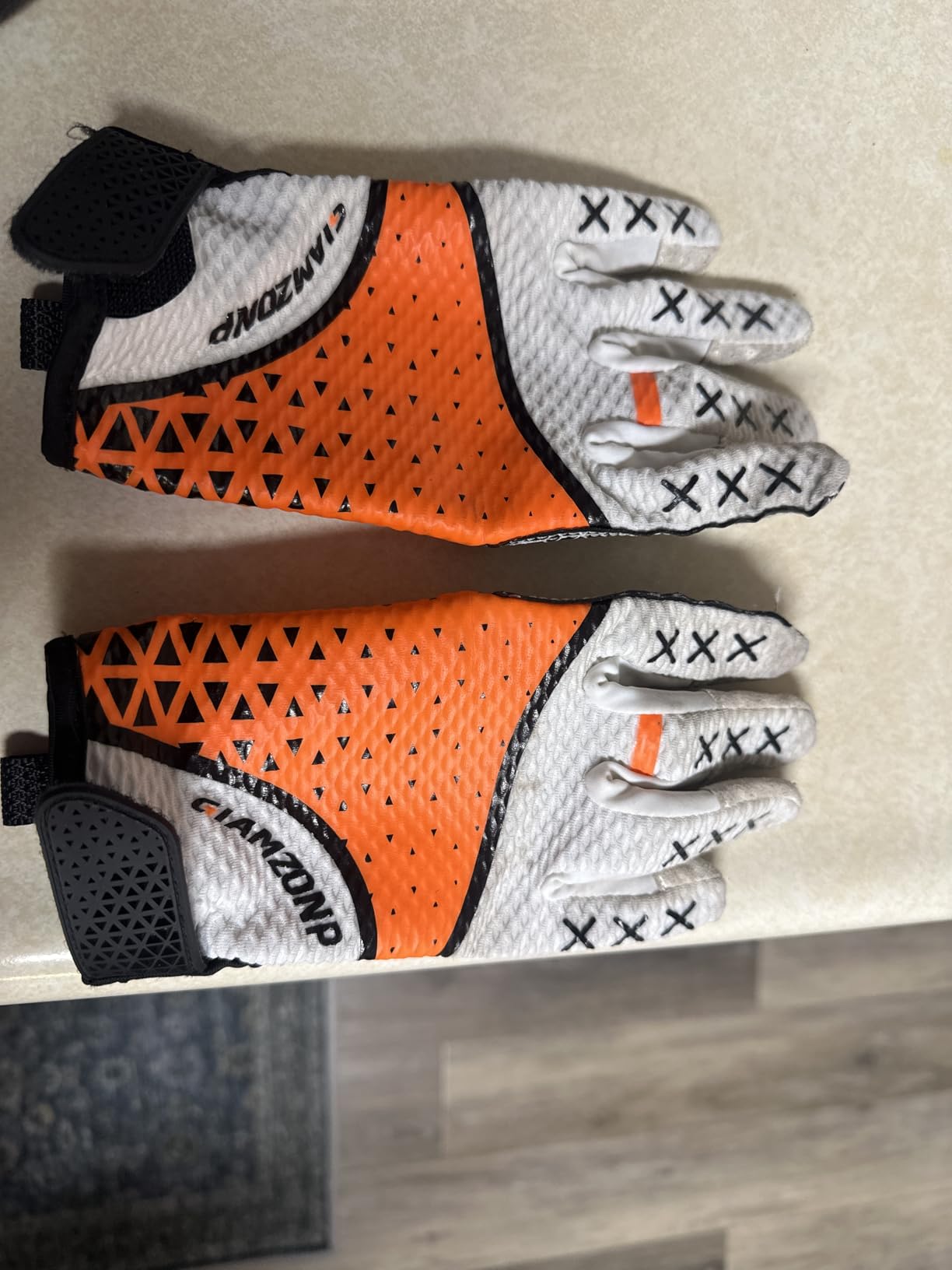 AIGEVTURE Youth Football Gloves Kid Receiver Gloves Boys Girls Unmatched Grip Great Gift customer photo 1