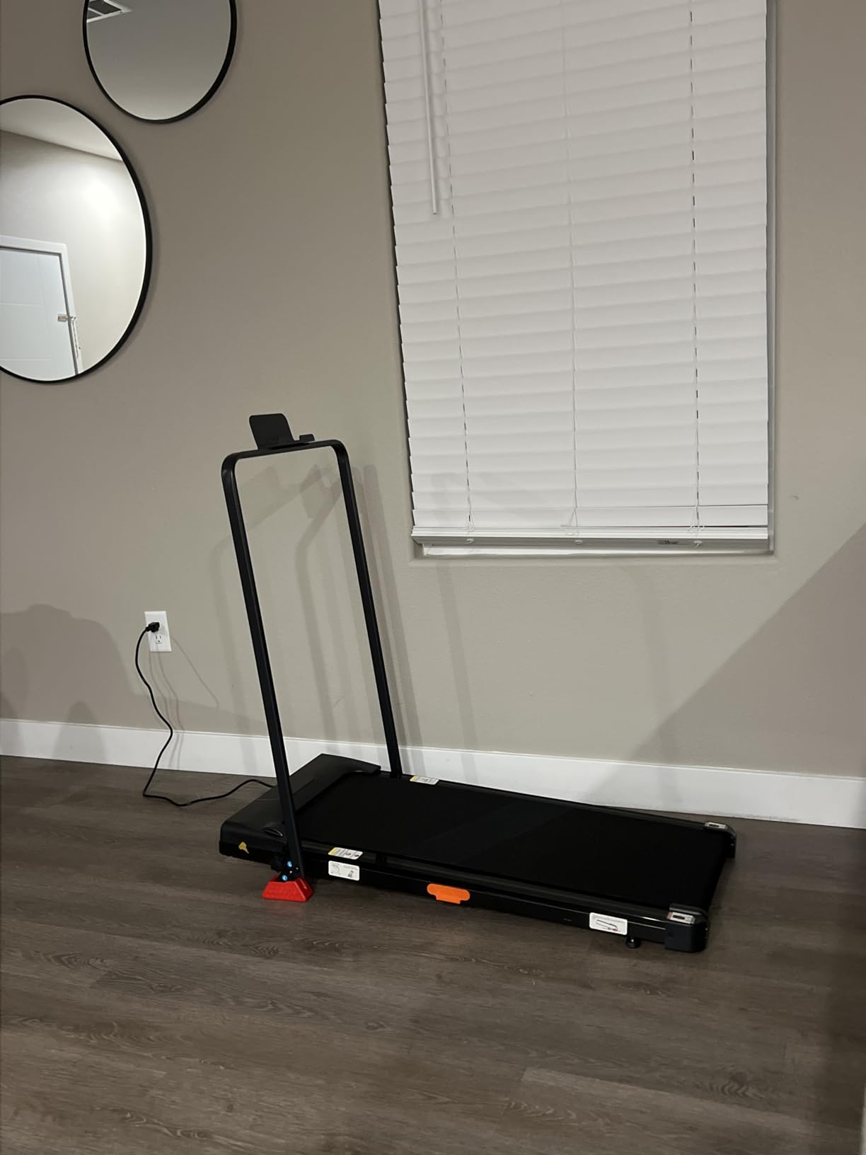 UMAY Fitness Treadmill with 20% Auto/Manual Incline, Treadmills for Home Folding with Pulse Sensors, 350/400LBS Capacity, Max 4.0HP Quiet Brushless & 8.0/9.5MPH customer photo 1