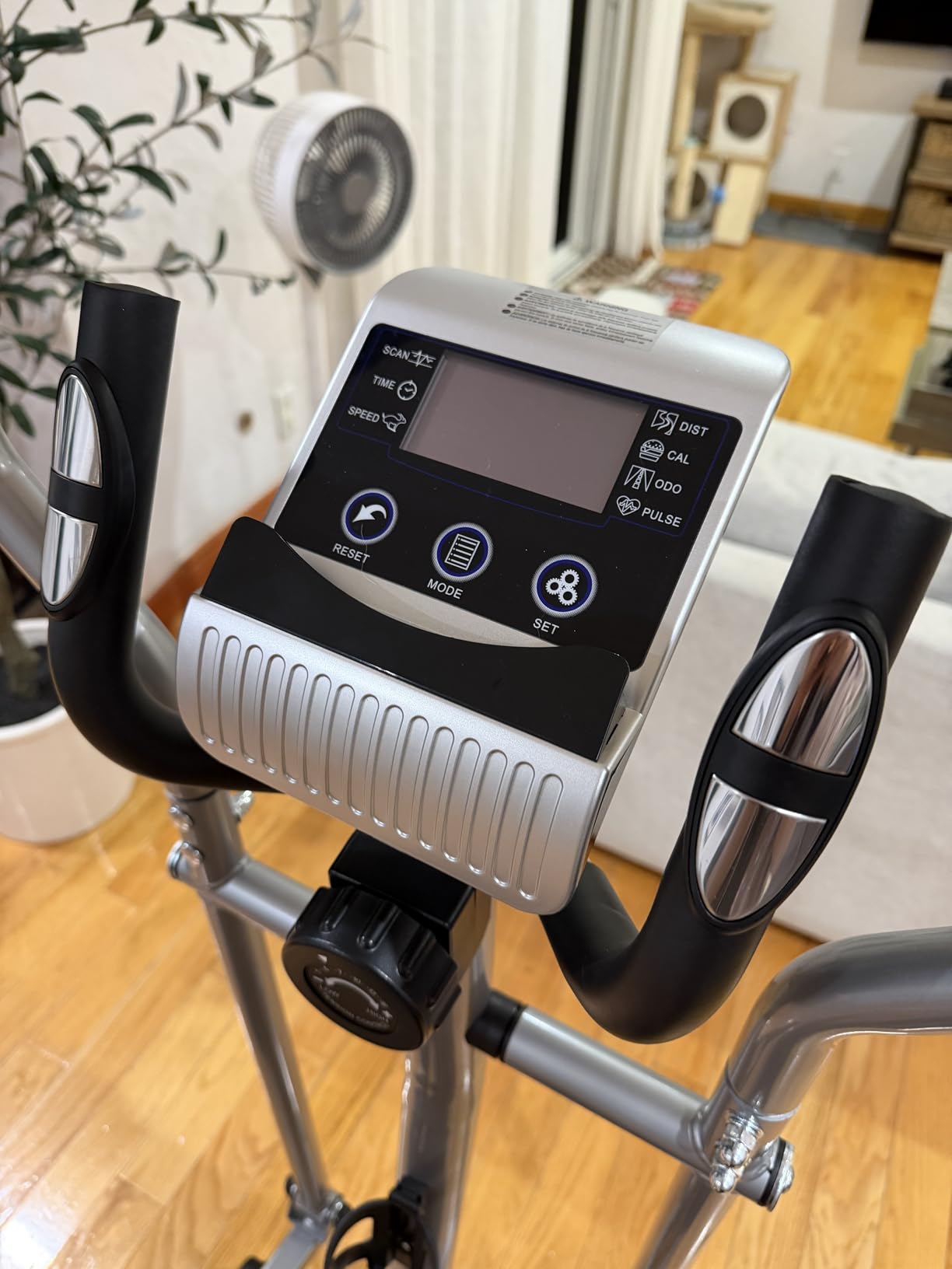 Dripex Elliptical Exercise Machine, Hyper-Quiet Magnetic Elliptical Machine for Home, 16-Level Resistance Elliptical Training Machines with 13.2LBS Flywheel, Pulse Sensor & LCD Monitor customer photo 2