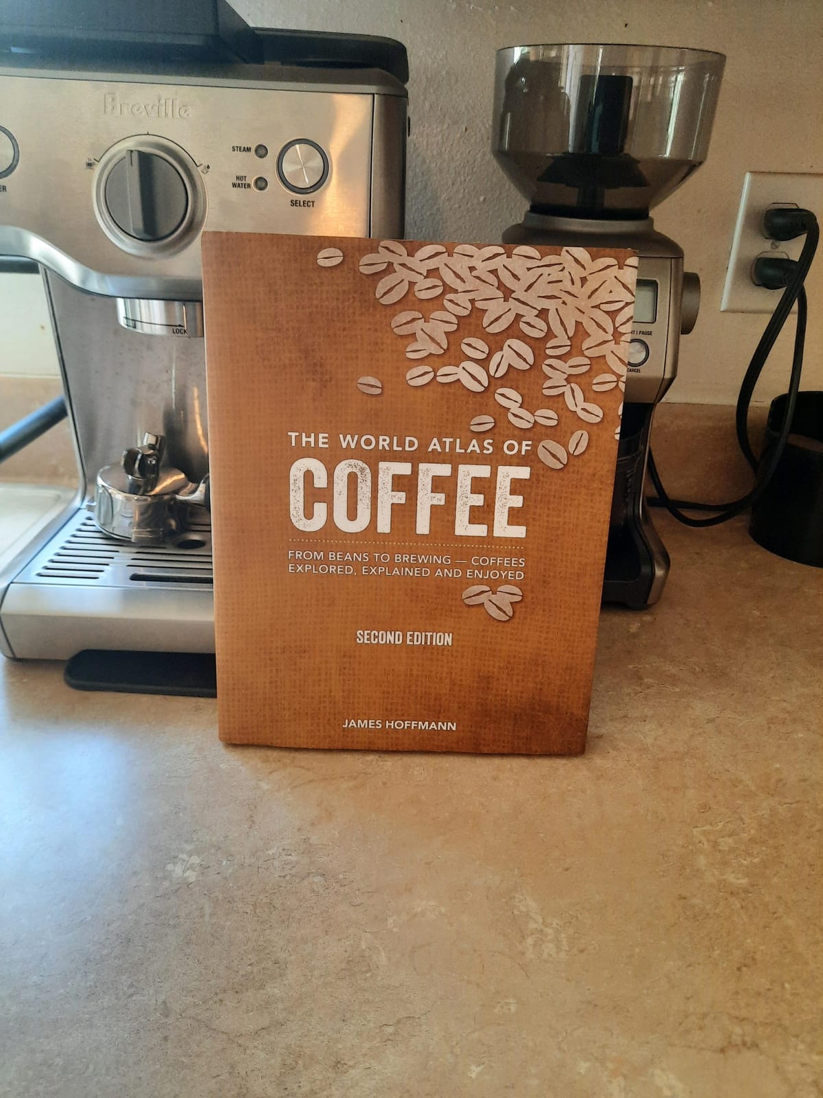 The World Atlas of Coffee: From Beans to Brewing -- Coffees Explored, Explained and Enjoyed customer photo 2