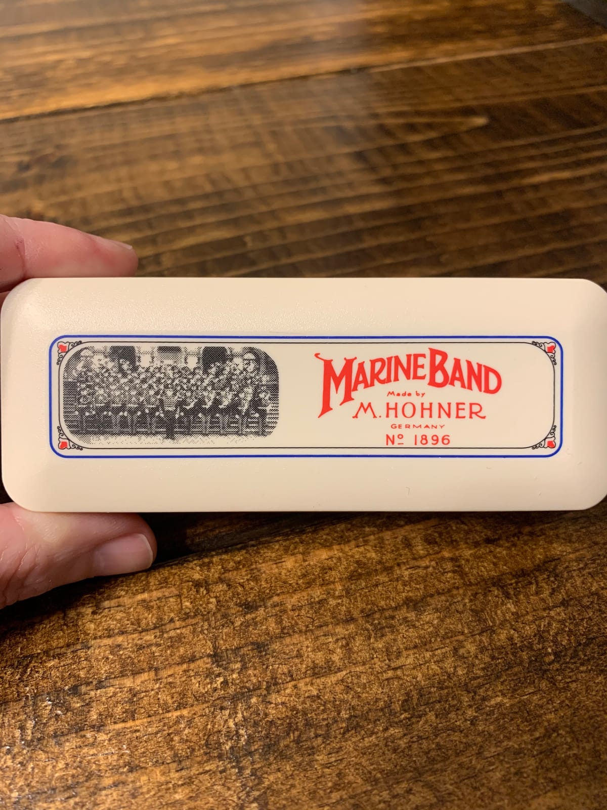 Hohner Marine Band 1896bx C Harmonica, Key of C, 0.9mm Brass Reeds | 0.9mm Brass Reedplates, Single Laquered Pearwood Comb, and Arched Stainless Steel Covers customer photo 2
