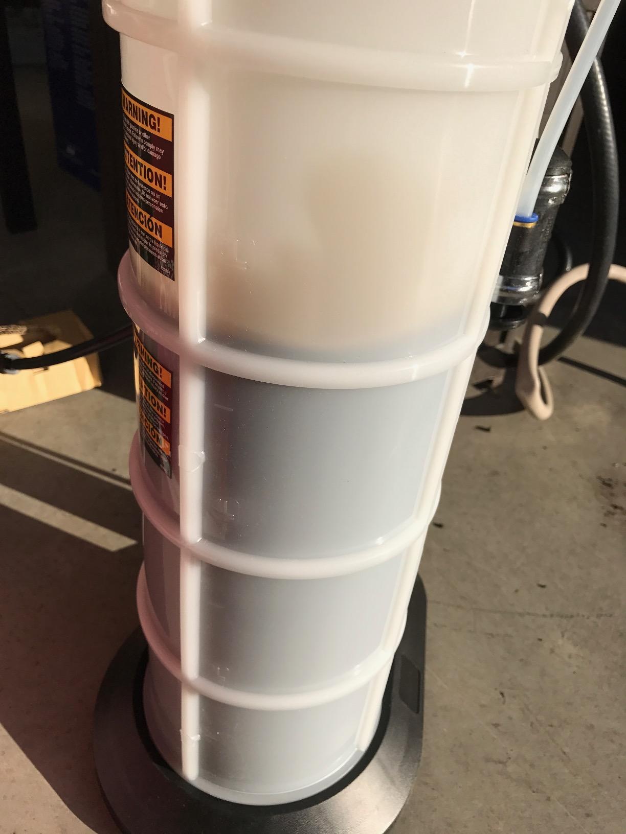 Mityvac 7201 2.3 Gallon Fluid Evacuator Extractor and Dispensing Pump, Push Button, Manual Operation, Chemical-Resistant Polyethylene, Automatic Overflow Prevention, Quick-Drain Spout, Large Base customer photo 1