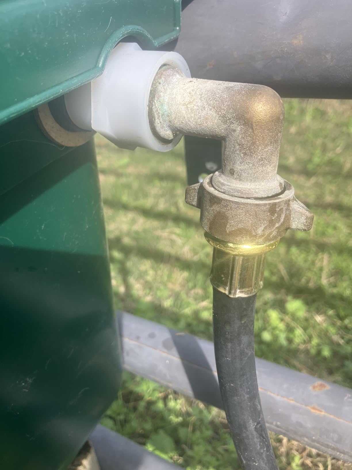 Little Giant Automatic Animal Waterer | DuraMate Float Controlled Automatic Waterer for Livestock | Heavy Duty and Durable | Made in USA | 4 Gallon (Red) customer photo 1