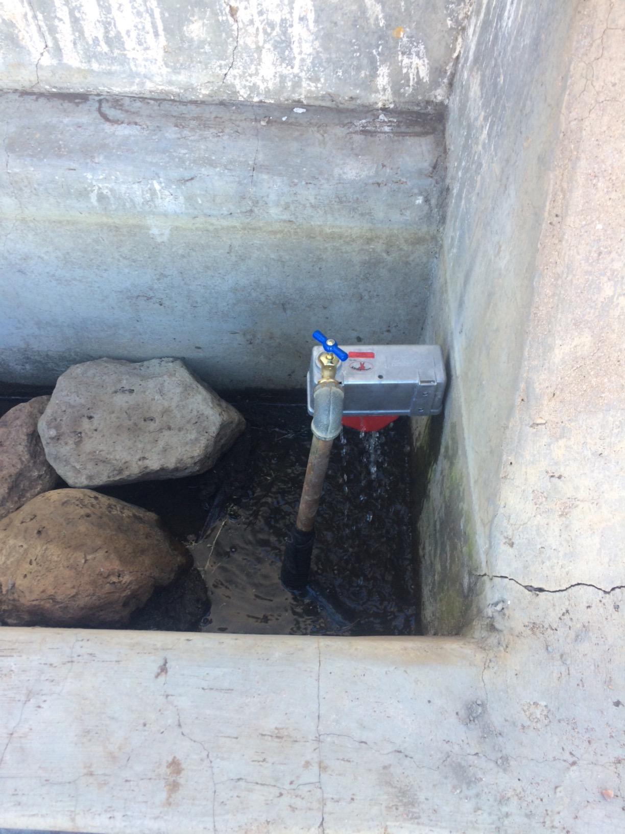 Little Giant Trough-O-Matic | Stock Water Tank Float Valve | Watering Tank with Aluminum Housing and Expansion Brackets | Made in USA customer photo 1
